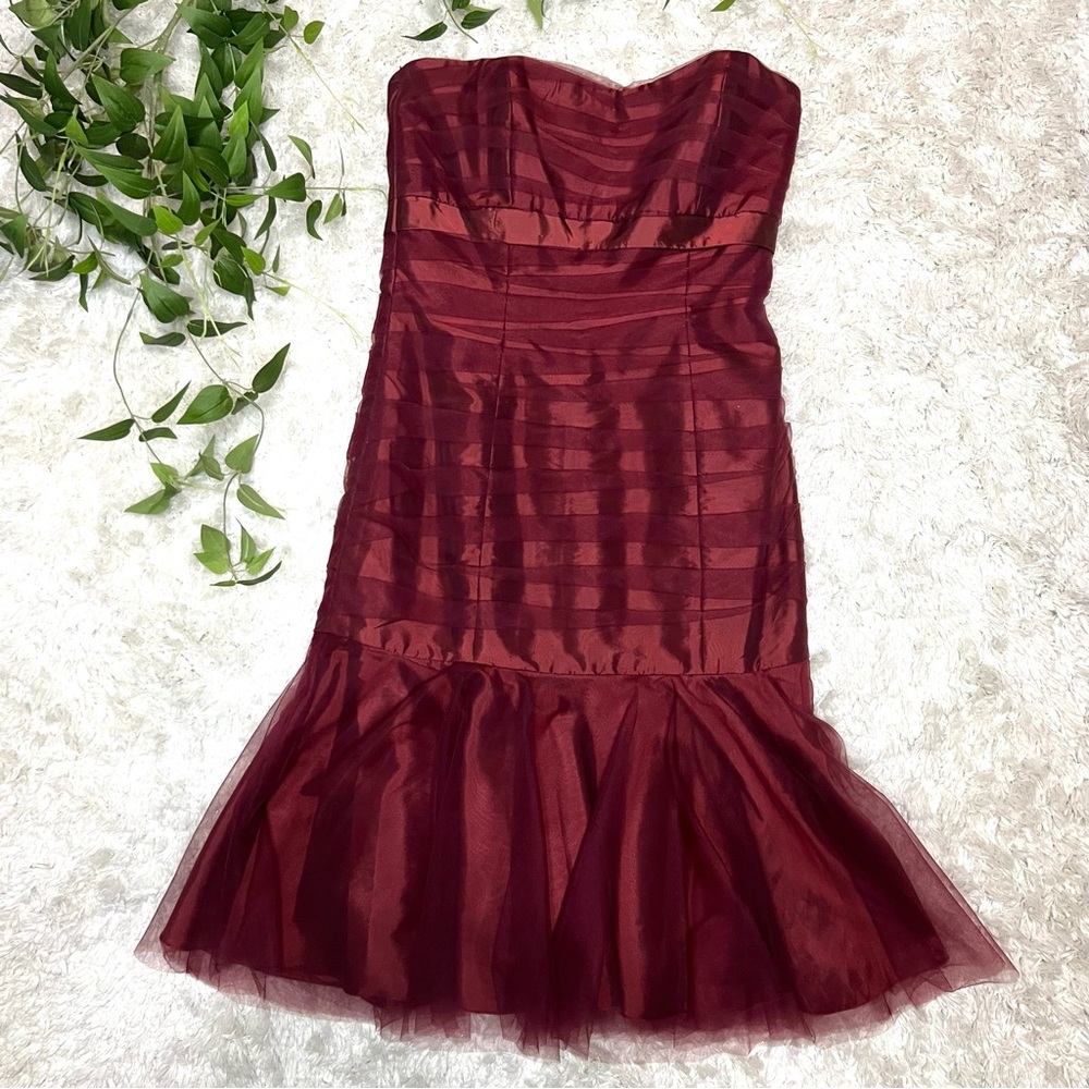 Burgundy Tulle Formal Formfitting Strapless Midi Gown Womans Dress Size 8